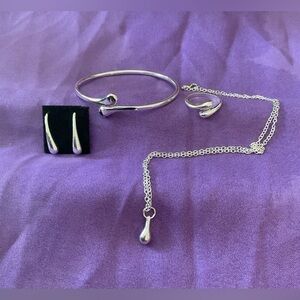 Beautiful 4 piece Jewelry set, Brand New!